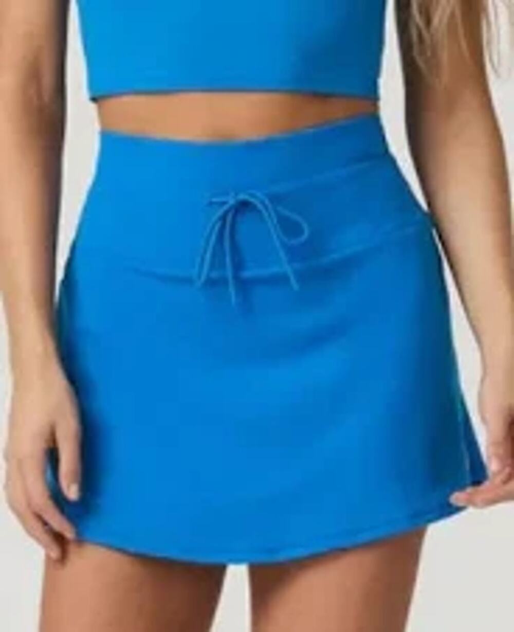 NWT Vuori Daily Skirt High Rise Fitted Everyday Athletic Blue Skort Medium